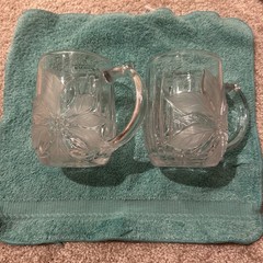 Vintage Home Beautiful Rose Pearls Crystal Set Of 2 Mugs 4 1/2 Inch Poinsetta