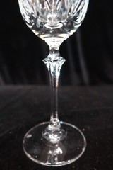 SPIEGELAU CUT ARCH ON BOWL RIBBED STEM 4 WINE GLASSES 7 1/2″ TALL 3″ WIDE MINT