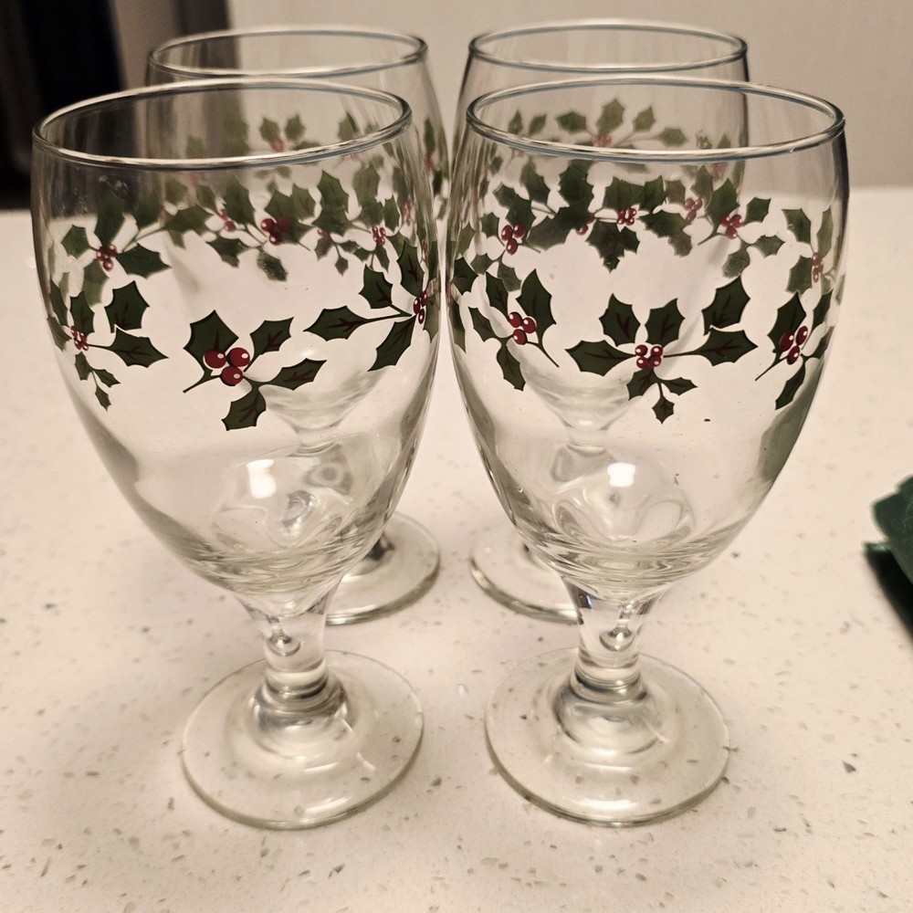 Libbey Holly Berry Christmas Wine & Water Goblet Set – 4 Pc Holiday Glassware