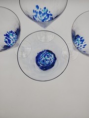 4 – Cobalt Blue Confetti Splash Hand Blown Art Glass Champagne Wine Glasses READ