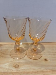 Vintage ARCOROC France Pink Swirl Cordial Glasses Set Of 2..4″x2″