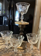 Vintage Floral Etched 4.5″ Champagne Glasses – Set of 4 Elegant Drinkware