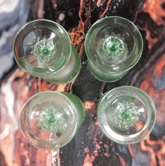 Set of 4 Tiara Chantilly Green Glass Goblets, Sandwich Daisy Pattern 7oz
