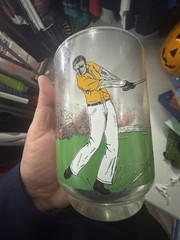 vintage 1987 Arimary «Golf Theme» cocktail glass features a classic golfer
