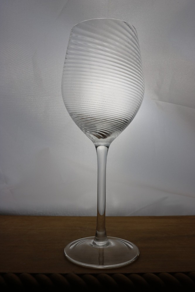 Gorham Crystal Verona Tulip Wine Glass (es) 9 3/8 » Spiral Optic Clear
