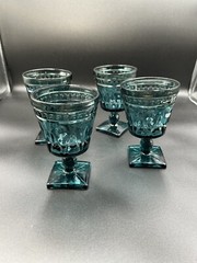 Vintage Indiana Glasses Teal Set Of Four. Glowing Green With Black U V Light
