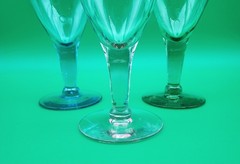 Set of 6 Clear Wine Glasses 10 oz Colored Stems Blue Green Pink