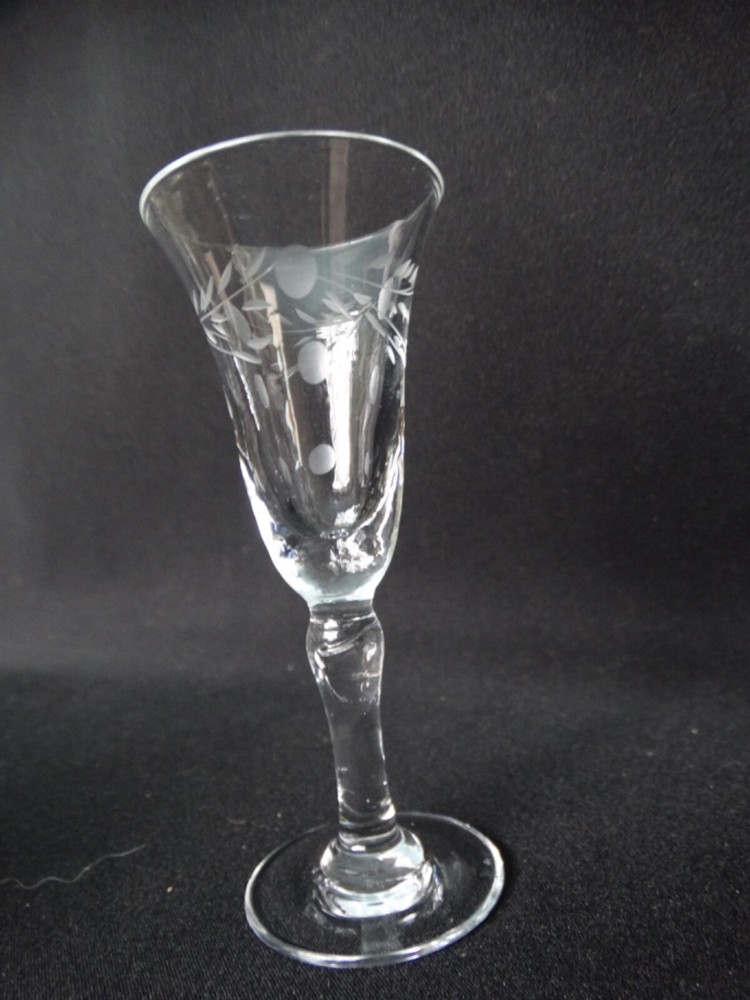 Pioneer Clear Glass Japan Gray Wheel Cut Willow Moon .7oz Cordial Stem 3.75″ EUC