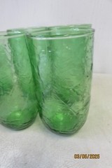 vintage retro forest green water and juice glasses leaf pattern set of 8 AH