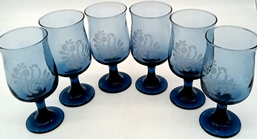 Vtg Pfaltzgraff Set of 6 Folk Art Blue Stemmed Etched Bird Wine Goblets
