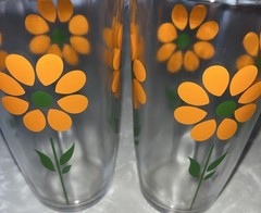 2 Vintage Hazel Atlas Daisy Flower Sour Cream Glasses 1 Pint 1950s