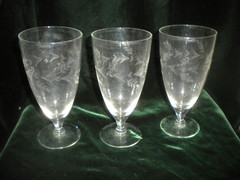 3 UNMARKED WATER GOBLETS ETCHED GLASS FLOWERS 6.5″ H CLEAR GLASS Bin01 SHIP FREE