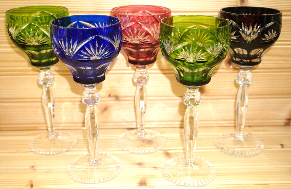 5-Cut To Clear Wine Glasses, 7 7/8″ Green Blue Red Black (G50)