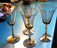 Vtg Set 4 BROWN SMOKE Hand Blown Wine Glasses W Waved Stems 6 3/8″ MCM 1960s