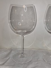Pair of Marquis By Waterford Vintage Red Wine Glasses Crystal 8.5″ White Light 2