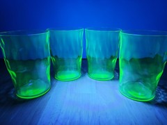 Uranium Juice Glass Tumblers Thumbprint /Optic Dot Set of 4 PLS READ DISCRIPTION