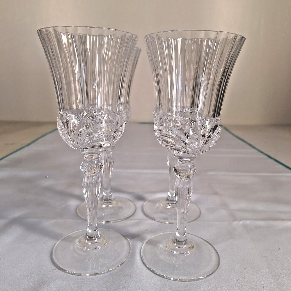 Wine Glass Aurea by Royal Crystal Rock RCR Stemware 7 3/4″ Tall Set of 4