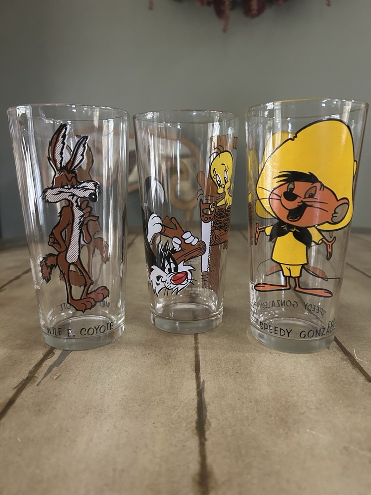 1973-76 Pepsi Collector Series Looney Tunes. 3 PC Warner Bros Glass.
