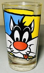 1994 Warner Bros. Looney Tunes Tweety Bird and Sylvester Cat Juice Glass 4.5″