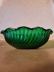 Vintage Anchor Hocking Forest Green Glass Bowls Ruffled Edge 6.5″ and 7.5″