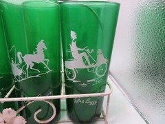 Vintage Set of 8 WITH METAL HOLDER Green Tall Xmas Sleigh Glasses OPEN SLEIGHT