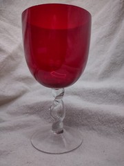 Large Red Wine Glass Goblet with Twisted Stem 7.5 inches tall, 4 inches wide
