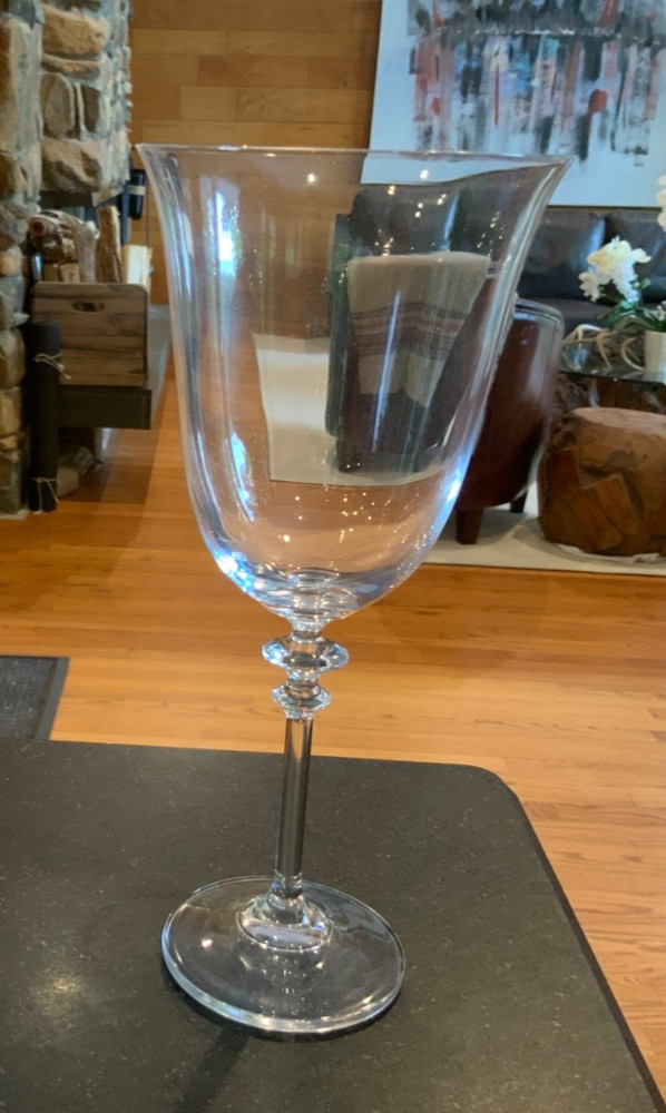 BEAUTIFUL TALL CRYSTAL WINE GOBLET FLARED BOWL 2 WAFER STEM 9” NEAR PERFECT COND