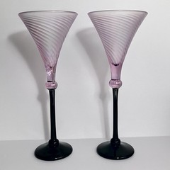 2 Rare RICK STRINI Optic Champagne Glasses / FROSTED PINK With Black Stems, Maui
