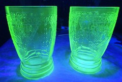 Set Of 2 Uranium Georgian (Lovebird Pattern) Depression Glass Tumblers