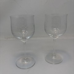 Set of 2 Etched Wine Glasses – Approx 7″ Tall