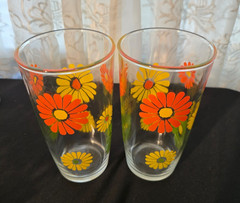 2 Vintage 1 Pint Hazel Atlas Daisy Sour Cream Glasses