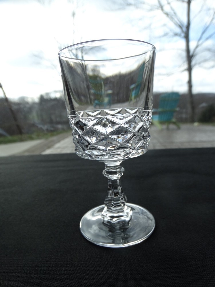 Cristal D`Arques-Durand Blown Diamond 3 5/8th» Cordial Stem 1.9oz Very Good Cond