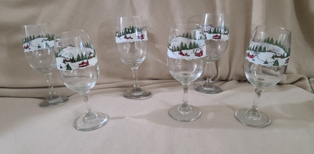 Libbey Christmas WINTER VILLAGE 7-3/4″ Water Wine 12 Oz Glass Goblet Snow Scene