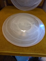 Vietri Crystal Alabaster White with Gold Trim Pattern Luncheon Plate 8 1/8″