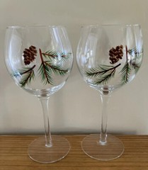 Hand Painted Pine Cones Branches Holiday Wine Glasses 8.5” Set 2 NWOT Lovely!