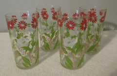 SET of 4 Daisy Red, white & green DAISY Swanky Swigs 4 1/2″ Tall Hard-to-Find