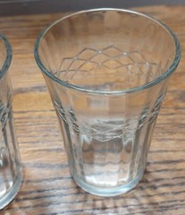 Vintage? set of (3) clear diamond/lattice pattern juice glasses