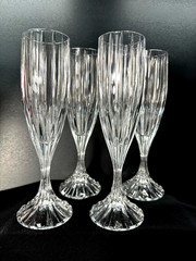 Mikasa Park Lane Crystal Champagne Glasses ~ 6-8 oz Capacity ~ 8 1/2 x 2″ SET 4