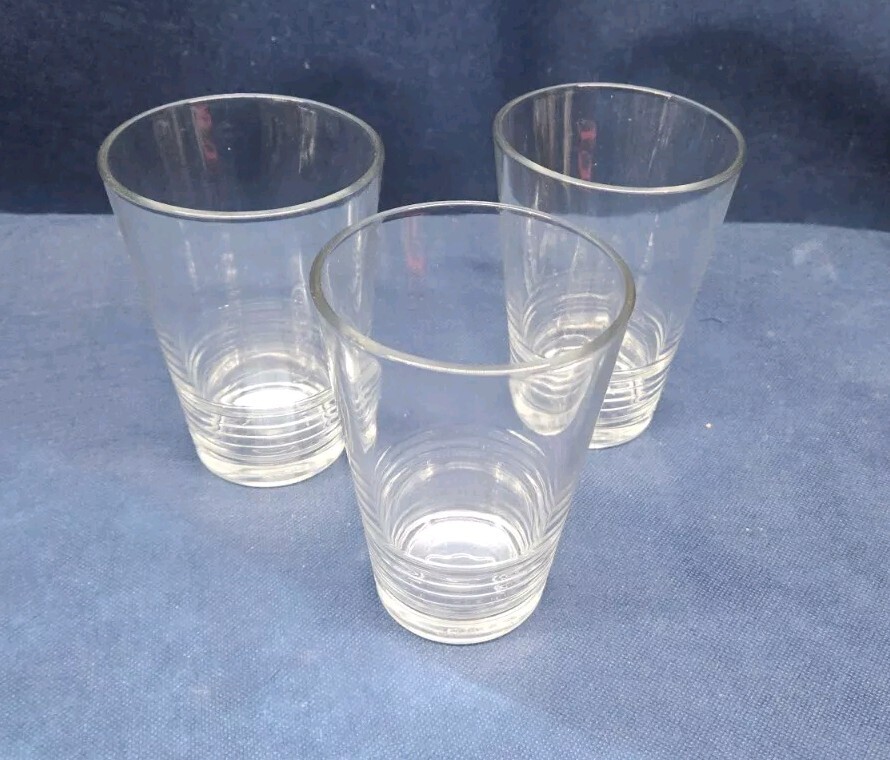 Clear Glass 10 oz. Tumblers With Ribbed Bottoms Set Of 3 Pre-owned In EUC