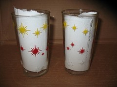 Set of 2 Vtg Anchor-Hocking MCM Atomic Starburst Yellow, Red, & White Glasses