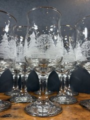 8 Lynn’s Christmas Pines Tulip Wine Glasses Gold Trim 7″ Snowy Trees 2 3/4″ Rim