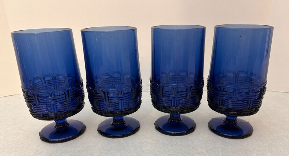 Set of (4) – L.E. Smith – Cobalt Blue Wicker Basket Weave – Footed Glass 6 1/4″