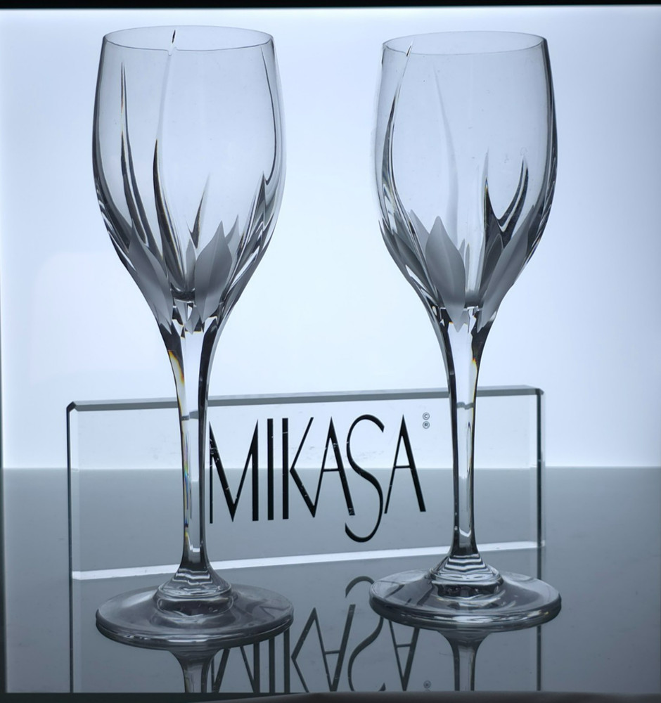 Mikasa Crystal FLAME D’AMORE Set(s) 2 Water Goblets EXCELLENT Gray Cut