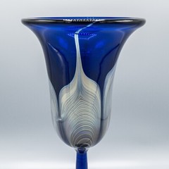 Steven Correia Pulled Feather Blue Iridescent Wine Water Goblet Glass 9 7/8″H