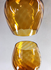 Vtg Amber Optic Swirl, 2 Large Bowl Balloon Wine Glasses Set, 9″ H, Blown Glass