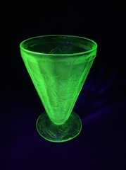 VTG Antique Green Uranium Glass Footed Tumbler Floral Poinsettia, 7 oz 4.5″H