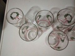 Set of 7 Vintage Christmas Wreath Ribbon Wine Glasses Goblets 6″ Lucky 7 Lot