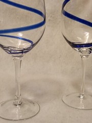 Pier 1 Swirl Line Blue Colbalt Water or Large Red Wine 8 7/8″ Glass Set 2