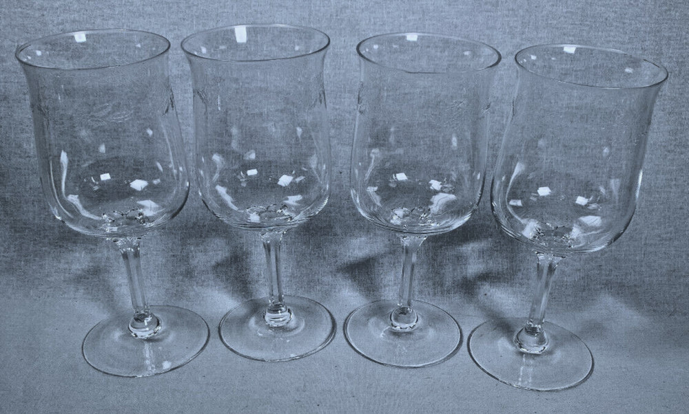 Set of (4) Lenox Holiday Crystal Etched Holly Water Wine Goblet 7-1/8″