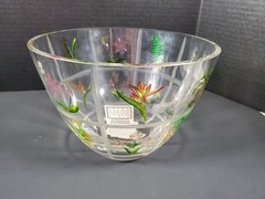 Fifth Avenue Crystal Bowl Hand Cut Floral Designs Painted Geometric 9″ Across